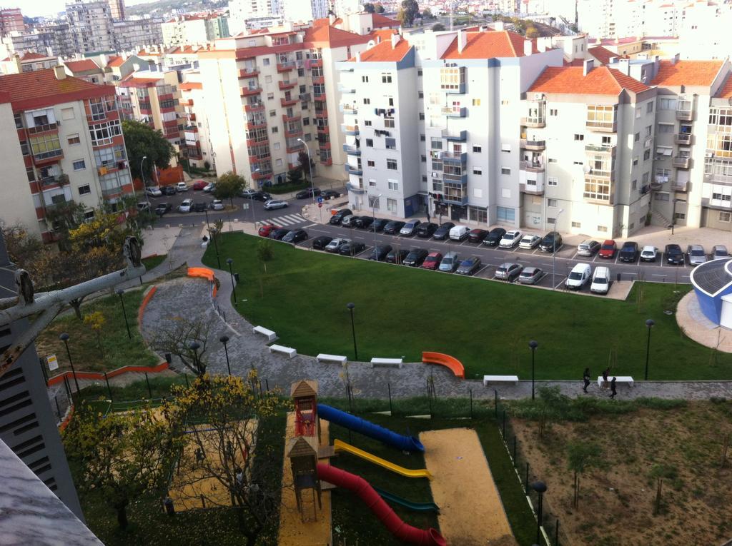 In Bed With Lisbon 5N Apartment Amadora Bagian luar foto
