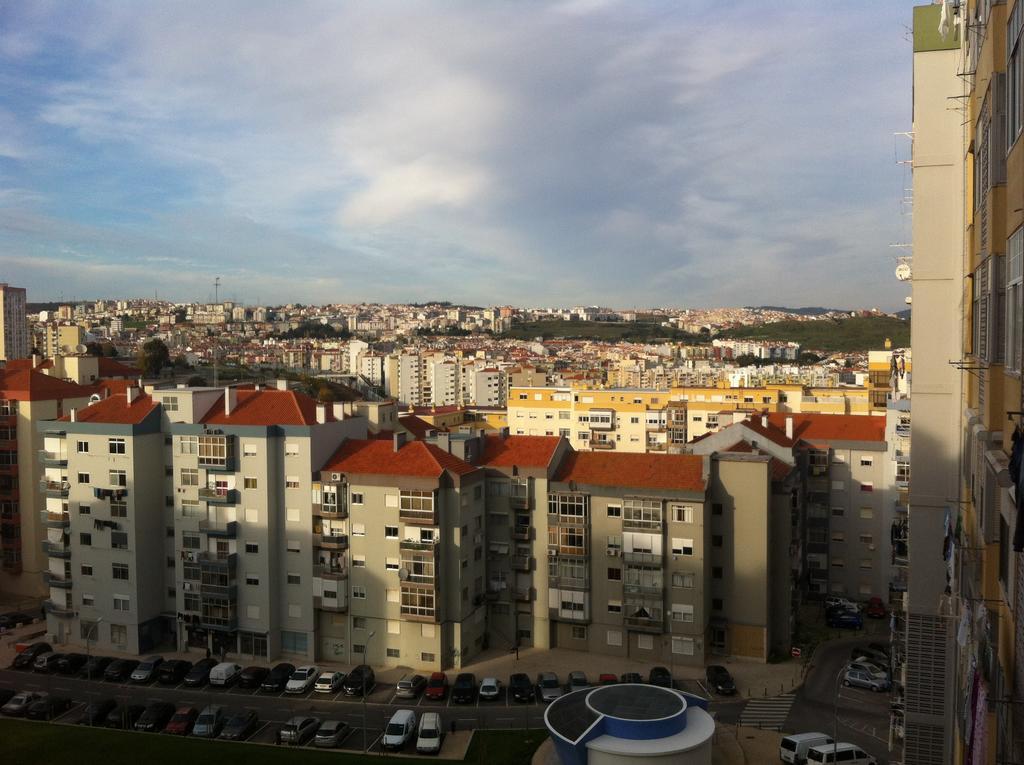 In Bed With Lisbon 5N Apartment Amadora Bagian luar foto